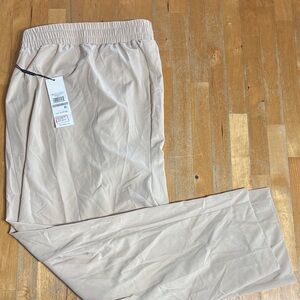 NWT Calvin Klein women’s lightweight pants
